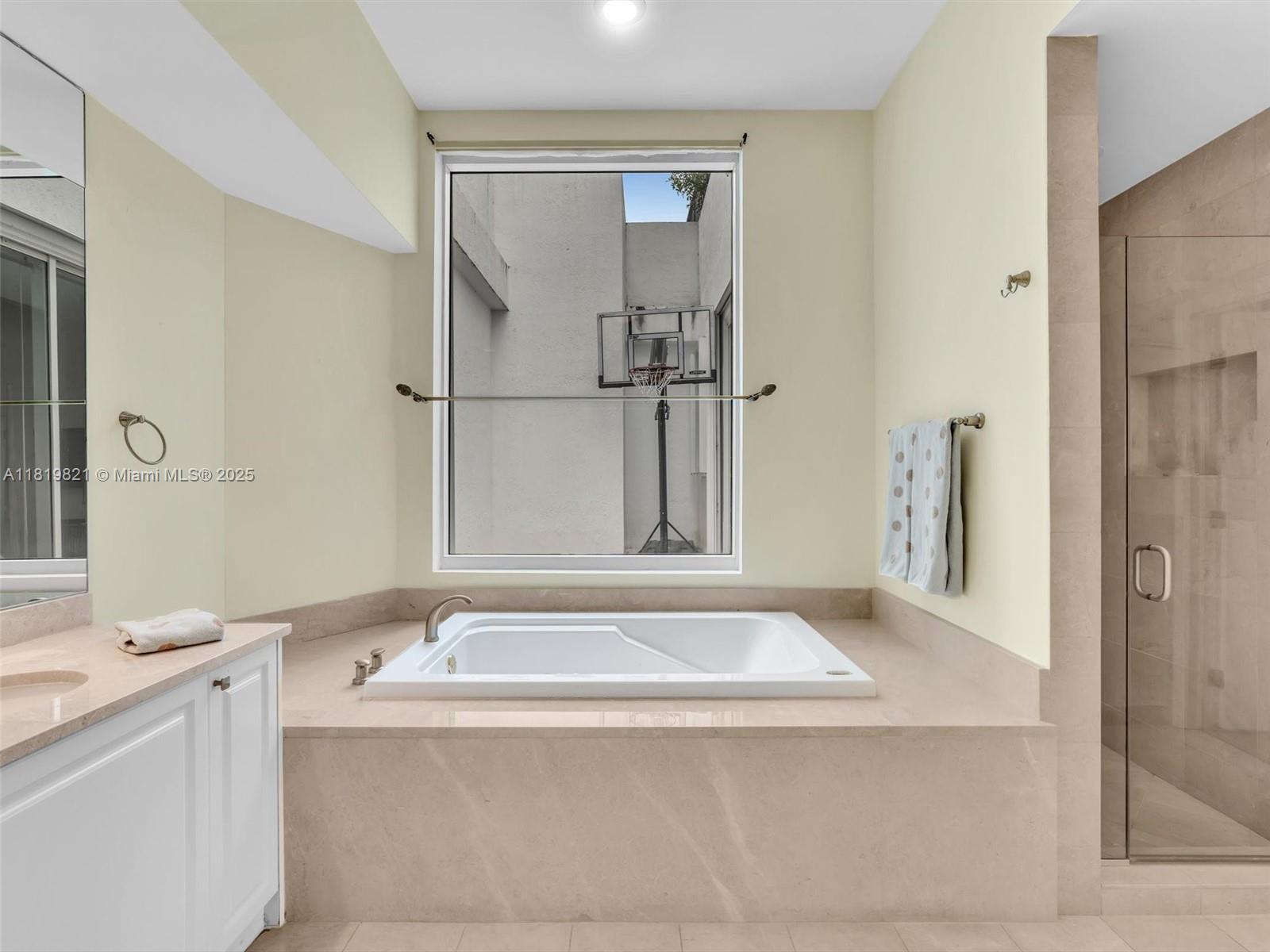 OCEANIA V CONDO - Residential