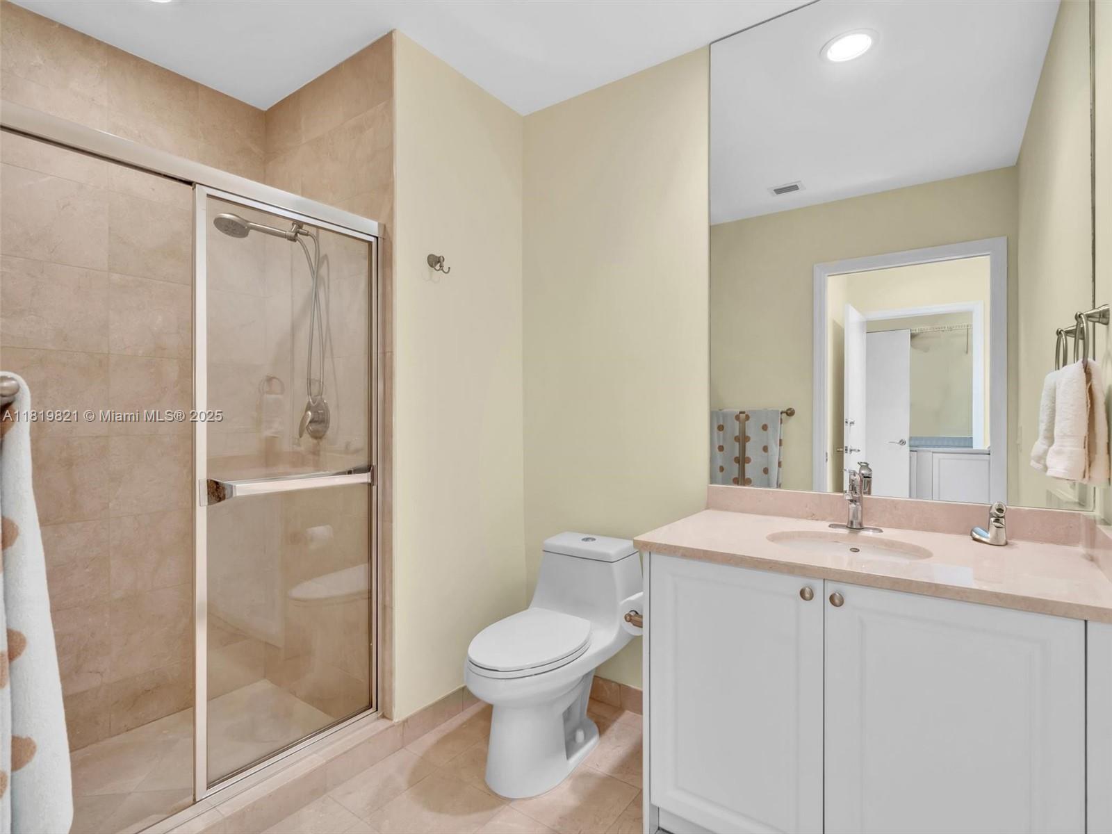 OCEANIA V CONDO - Residential