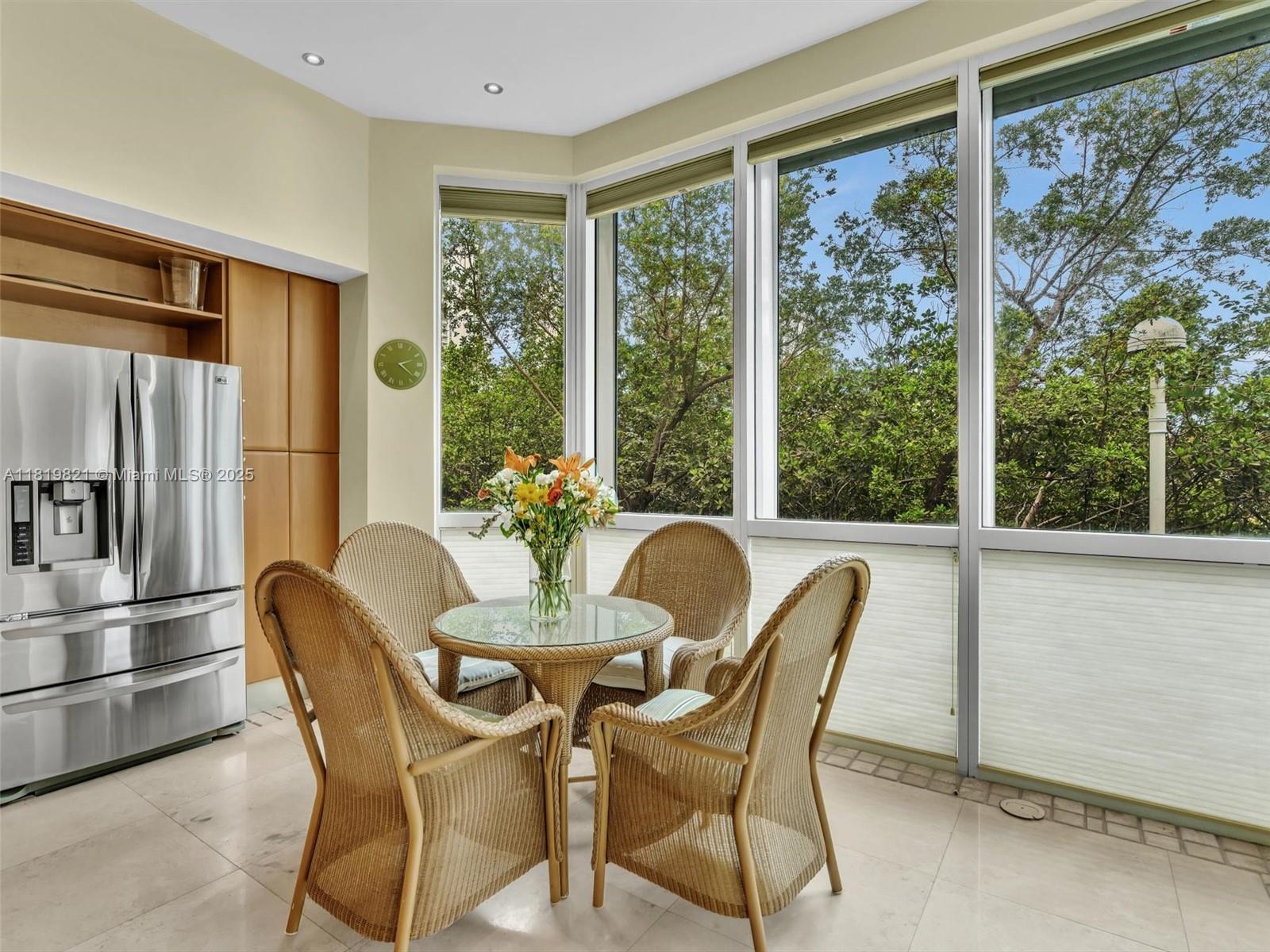 OCEANIA V CONDO - Residential