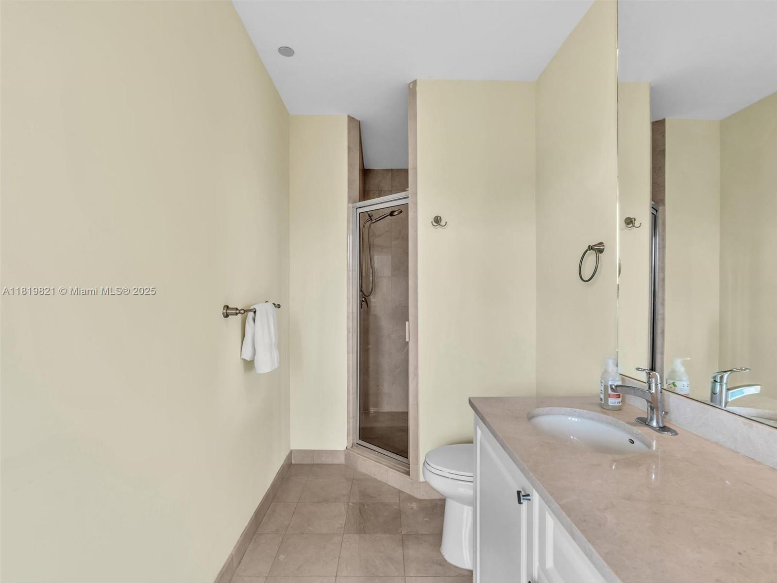 OCEANIA V CONDO - Residential