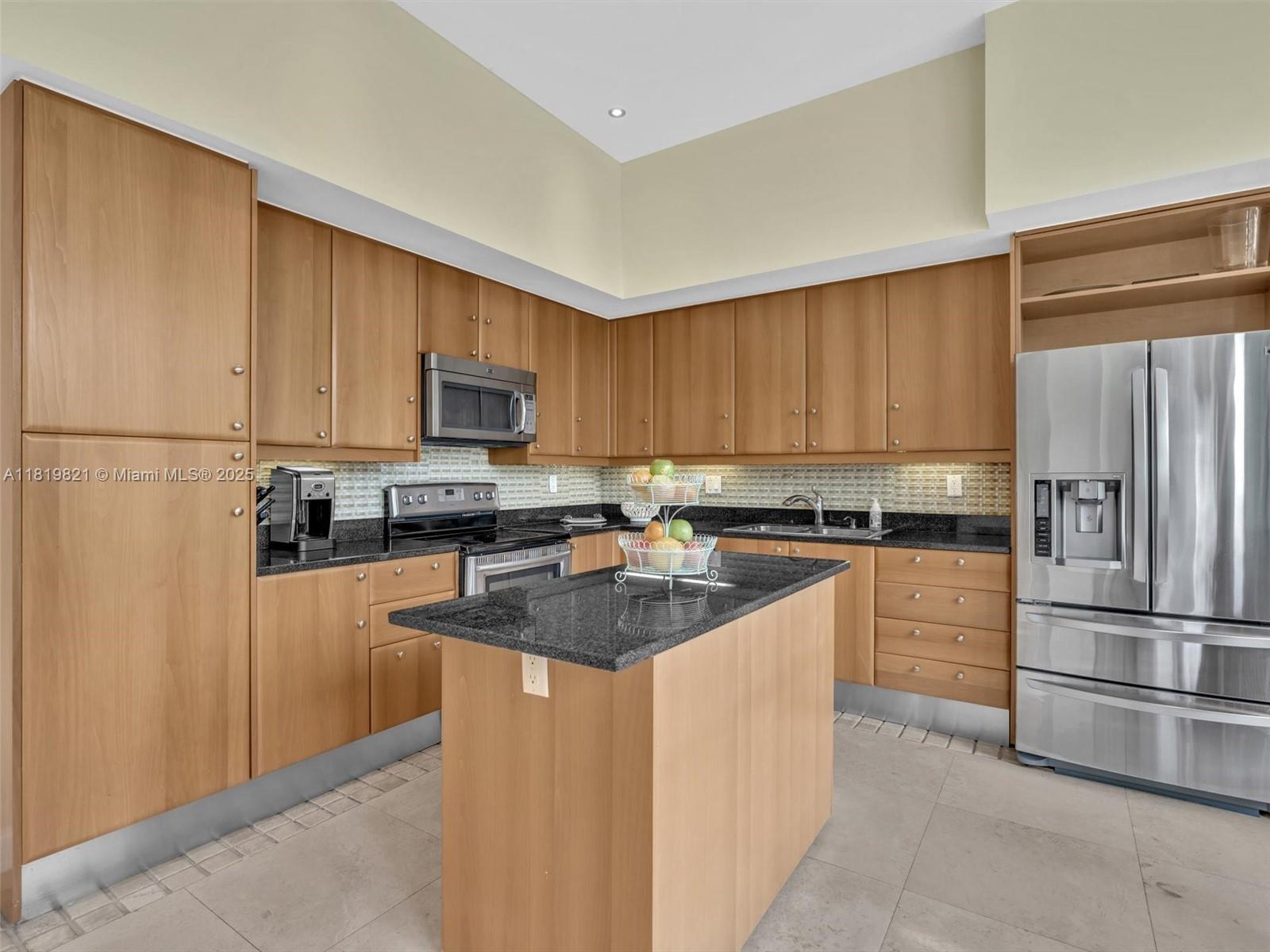 OCEANIA V CONDO - Residential