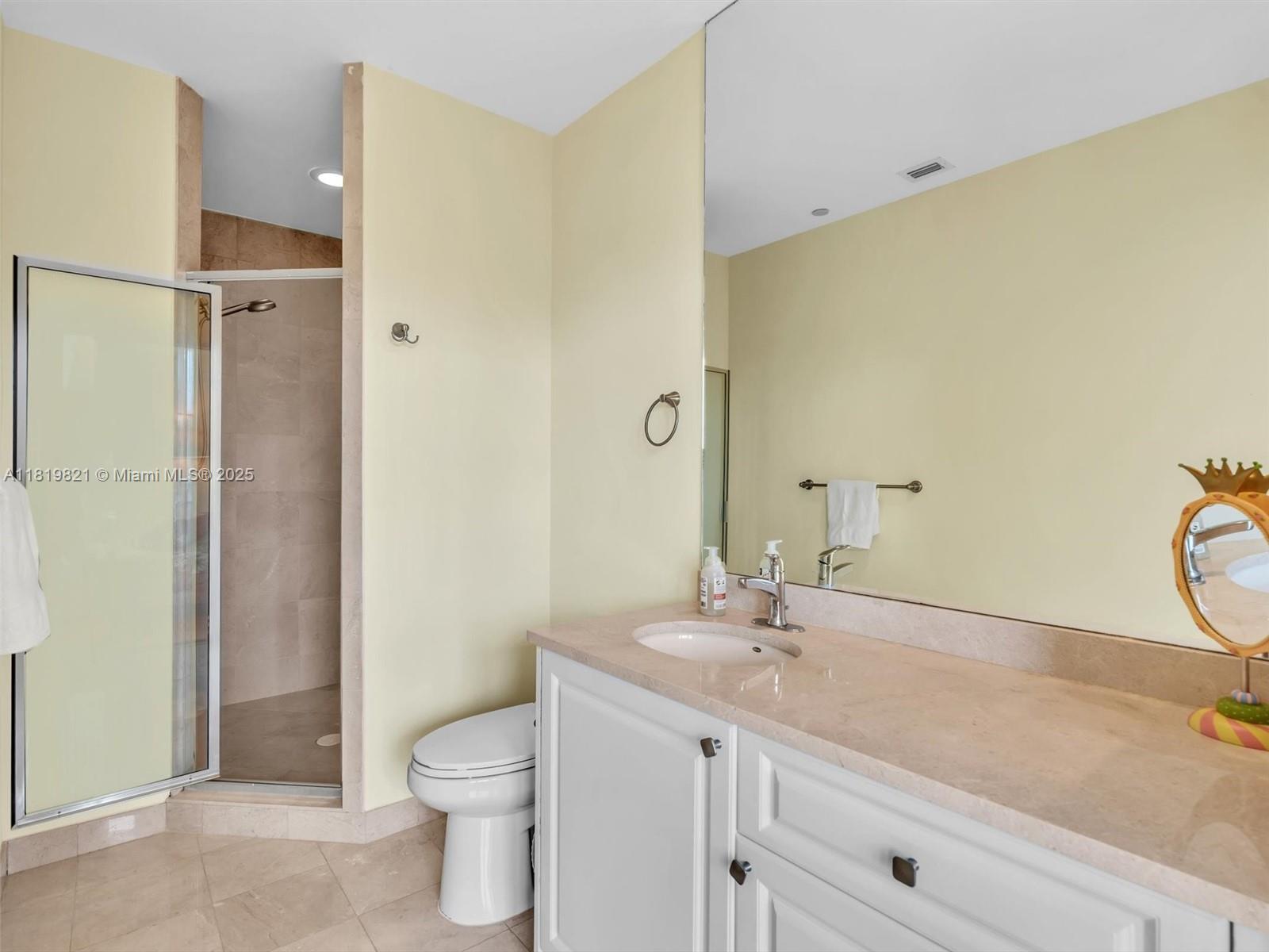 OCEANIA V CONDO - Residential