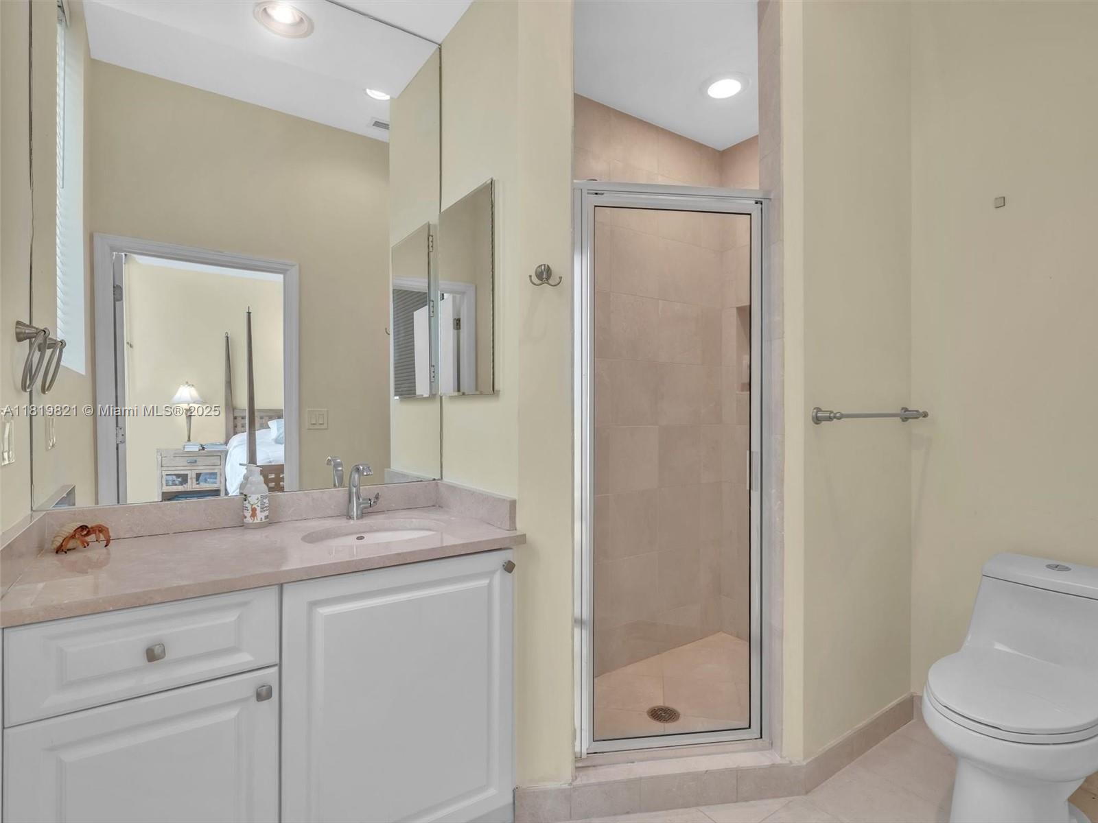 OCEANIA V CONDO - Residential