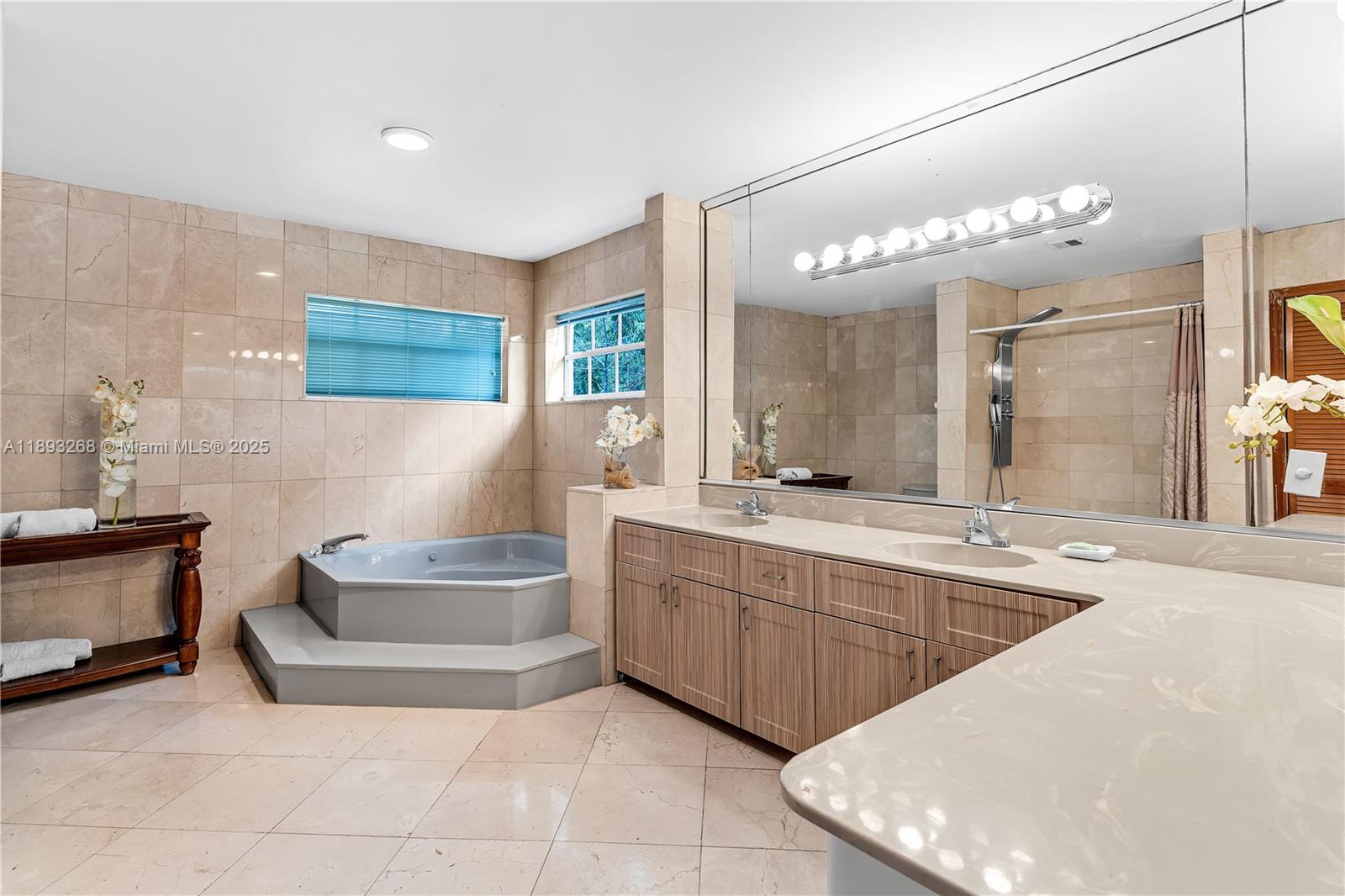 KENDALL GROVE CLUSTER HOM - Residential Lease