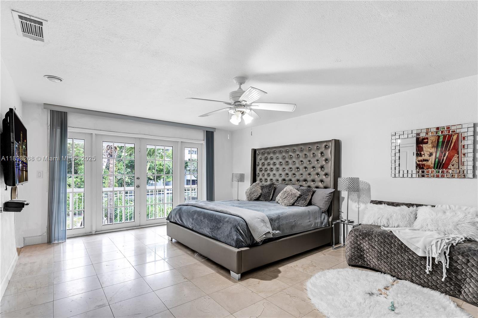 KENDALL GROVE CLUSTER HOM - Residential Lease