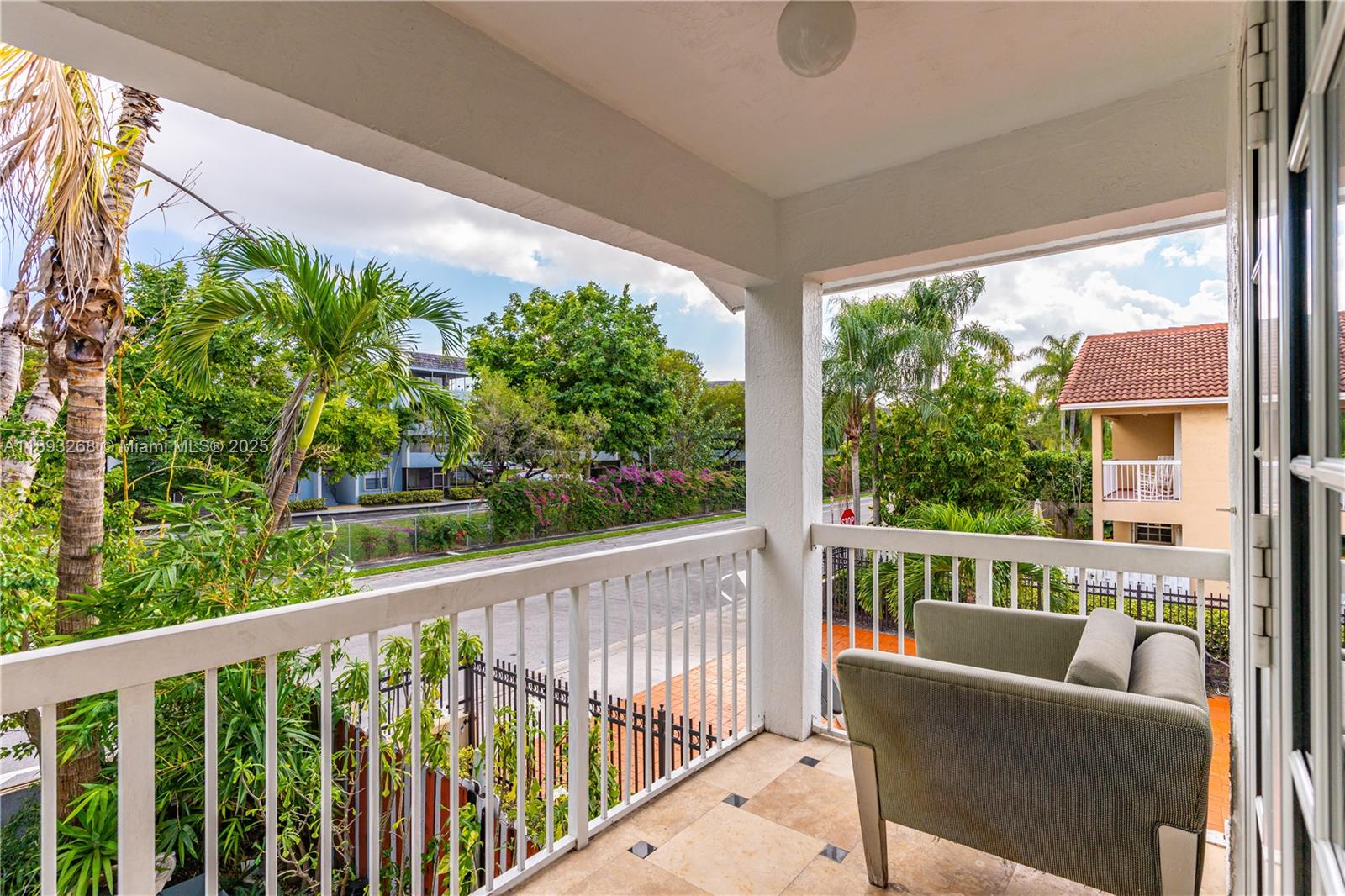 KENDALL GROVE CLUSTER HOM - Residential Lease