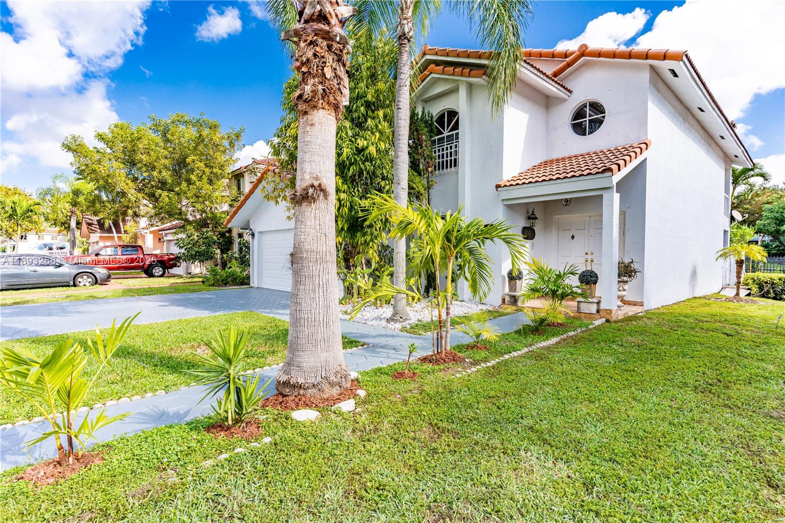 KENDALL GROVE CLUSTER HOM - Residential Lease