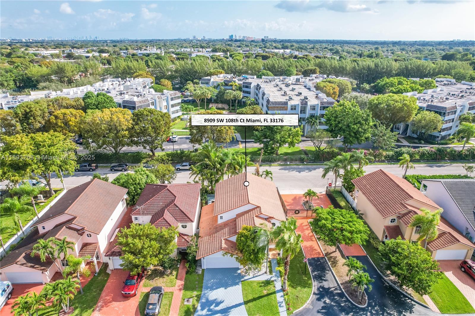 KENDALL GROVE CLUSTER HOM - Residential Lease