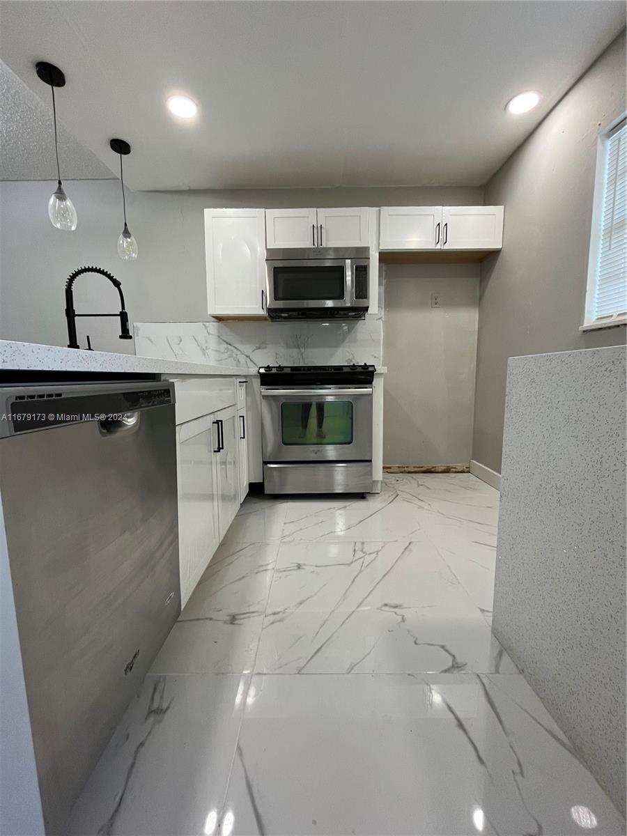 ELDERBERRY GARDENS CONDO - Residential Lease