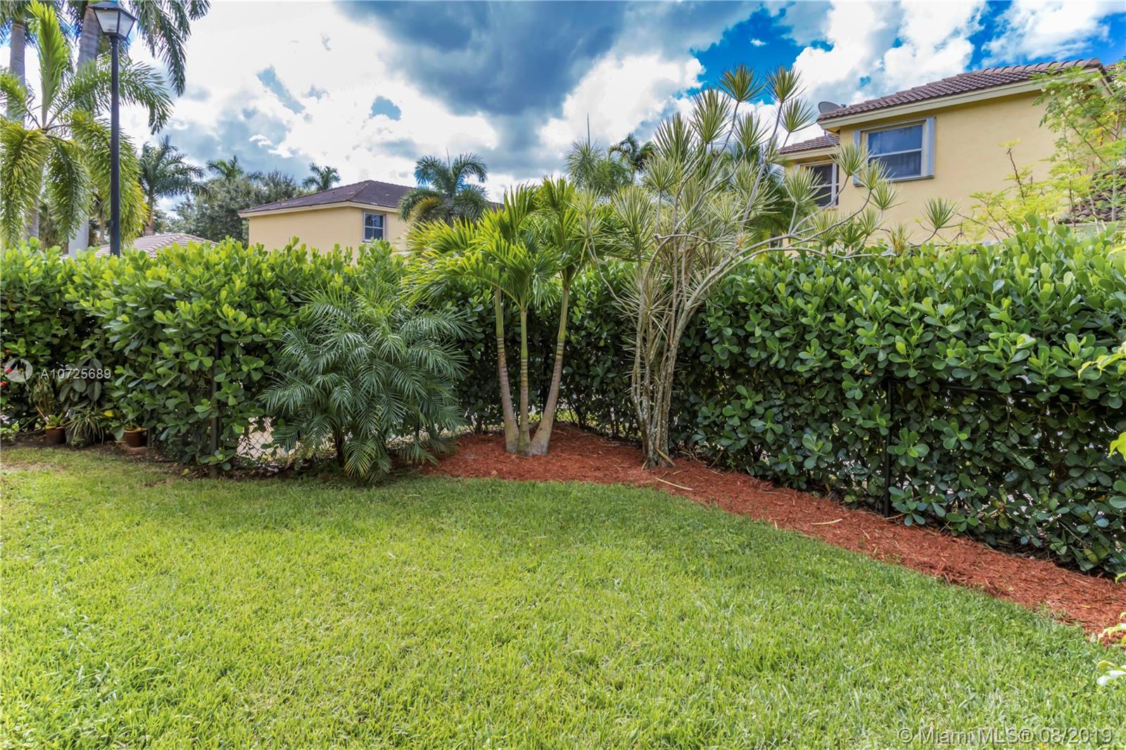PEMBROKE SHORES - Residential