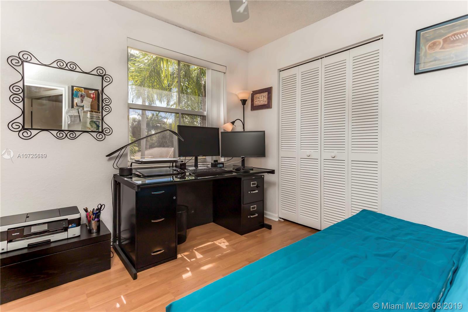 PEMBROKE SHORES - Residential