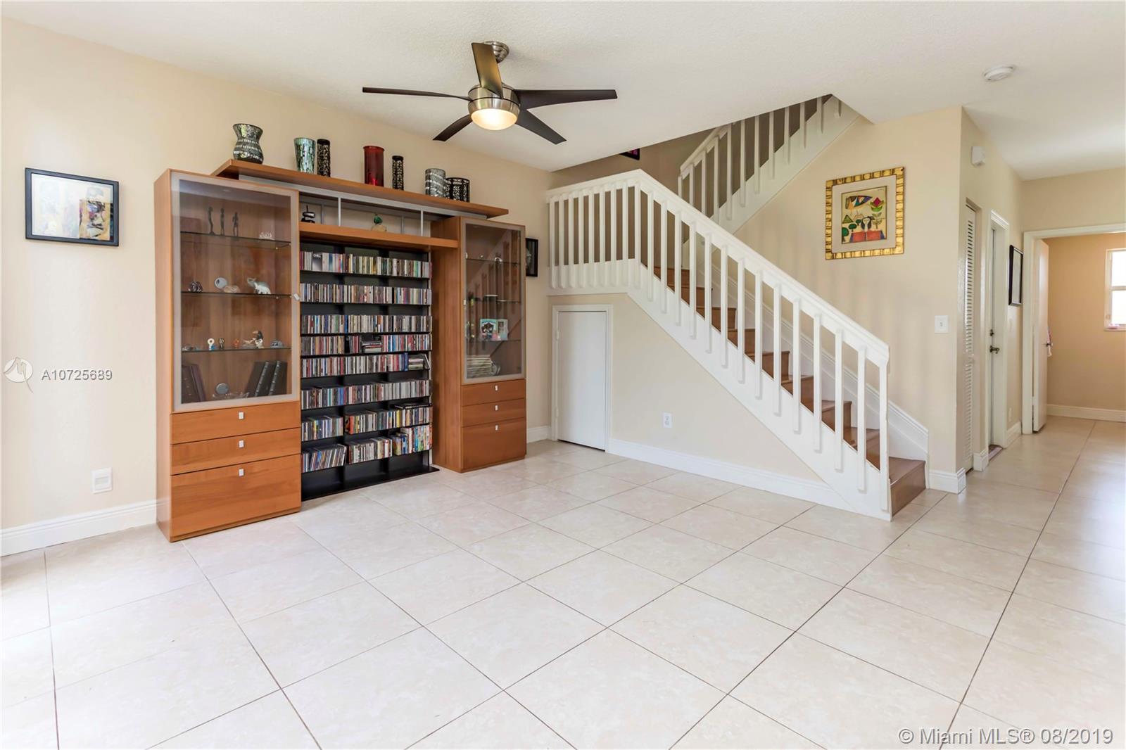 PEMBROKE SHORES - Residential