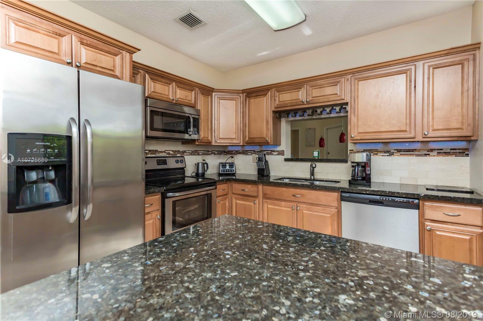 PEMBROKE SHORES - Residential