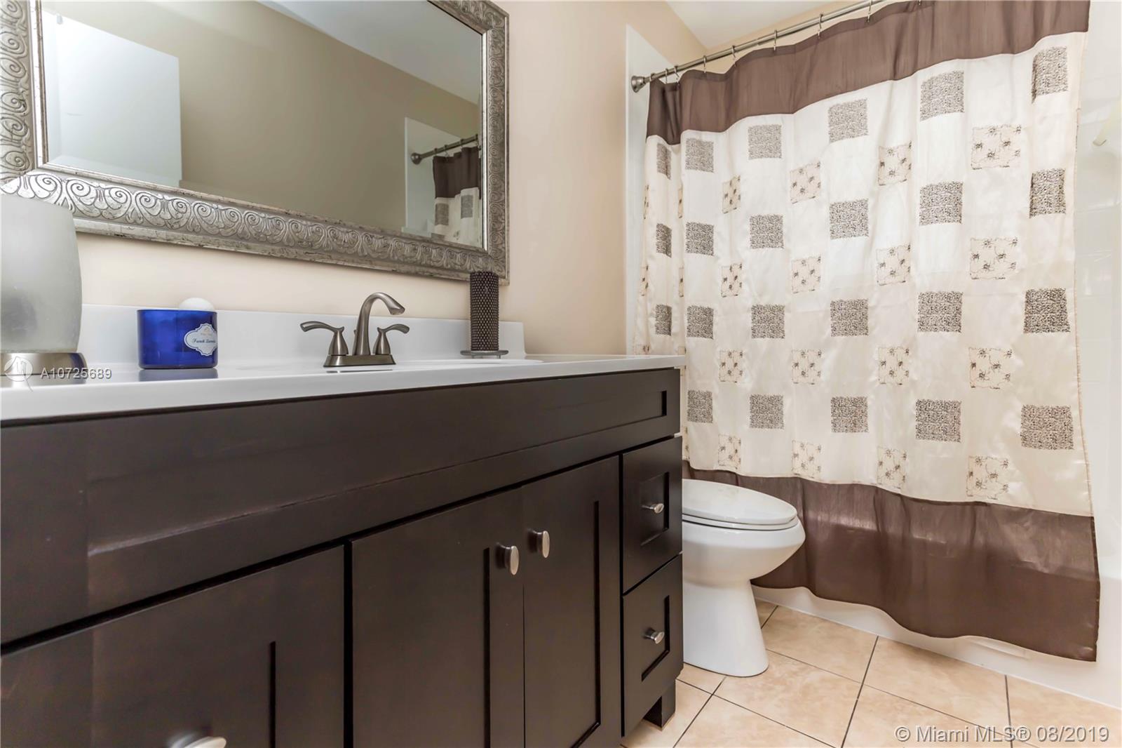 PEMBROKE SHORES - Residential