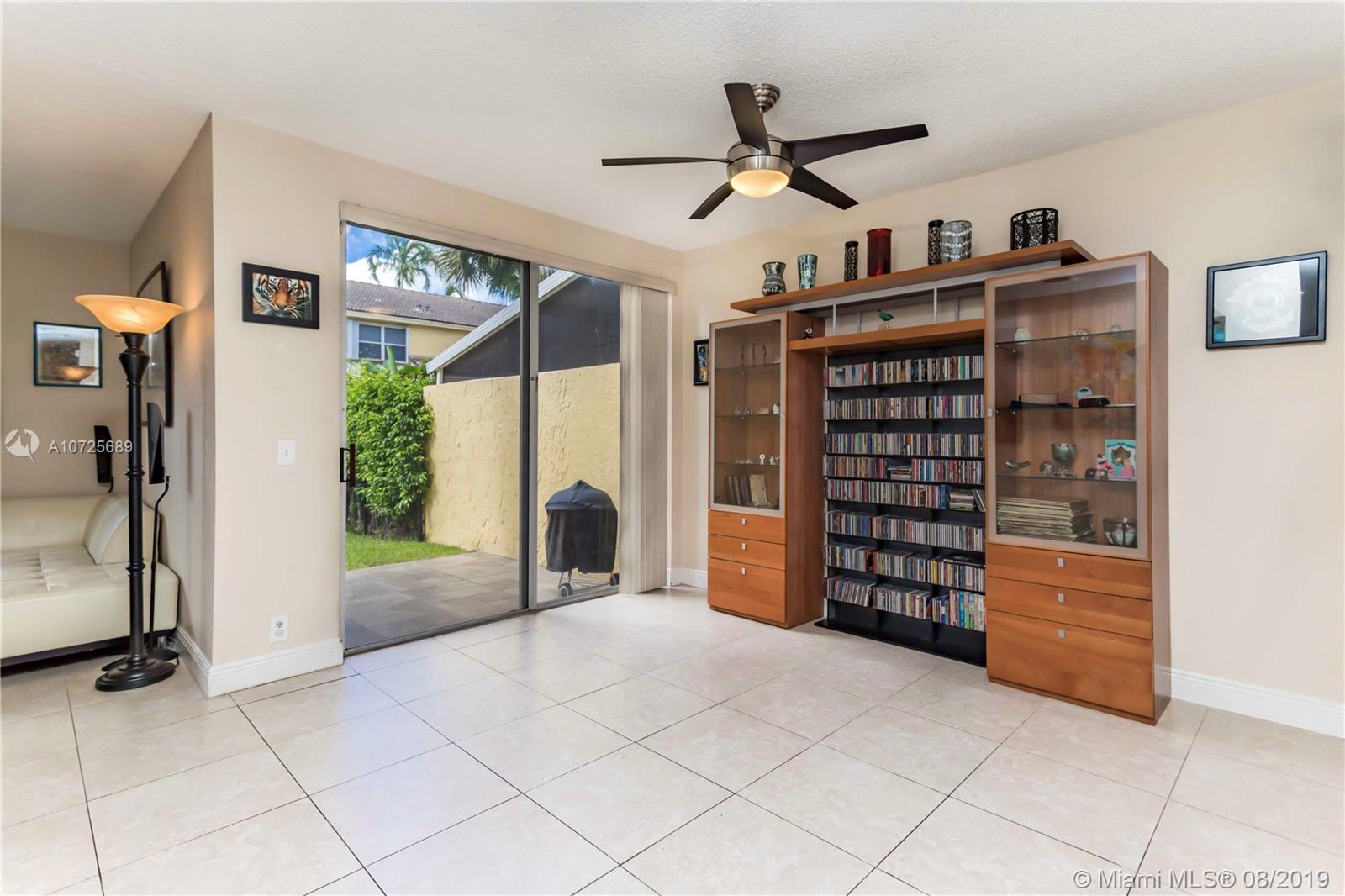 PEMBROKE SHORES - Residential