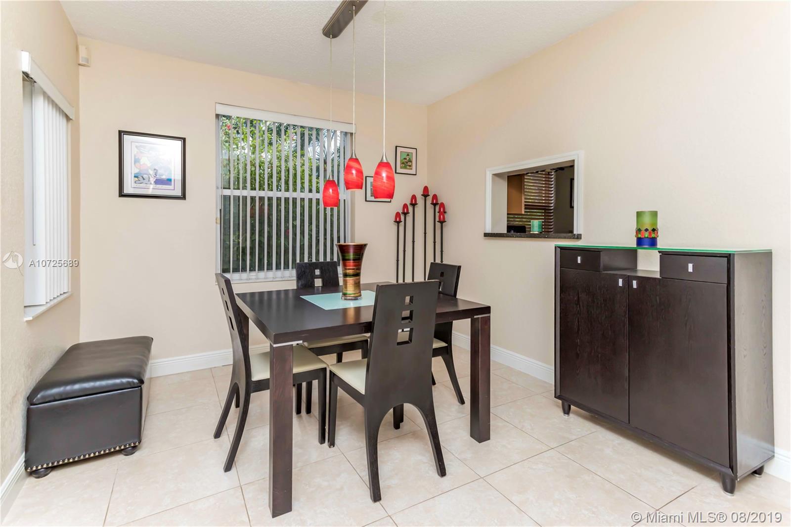 PEMBROKE SHORES - Residential