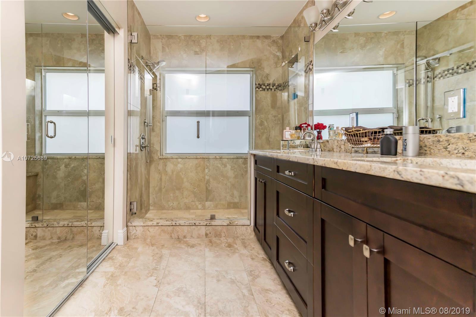 PEMBROKE SHORES - Residential