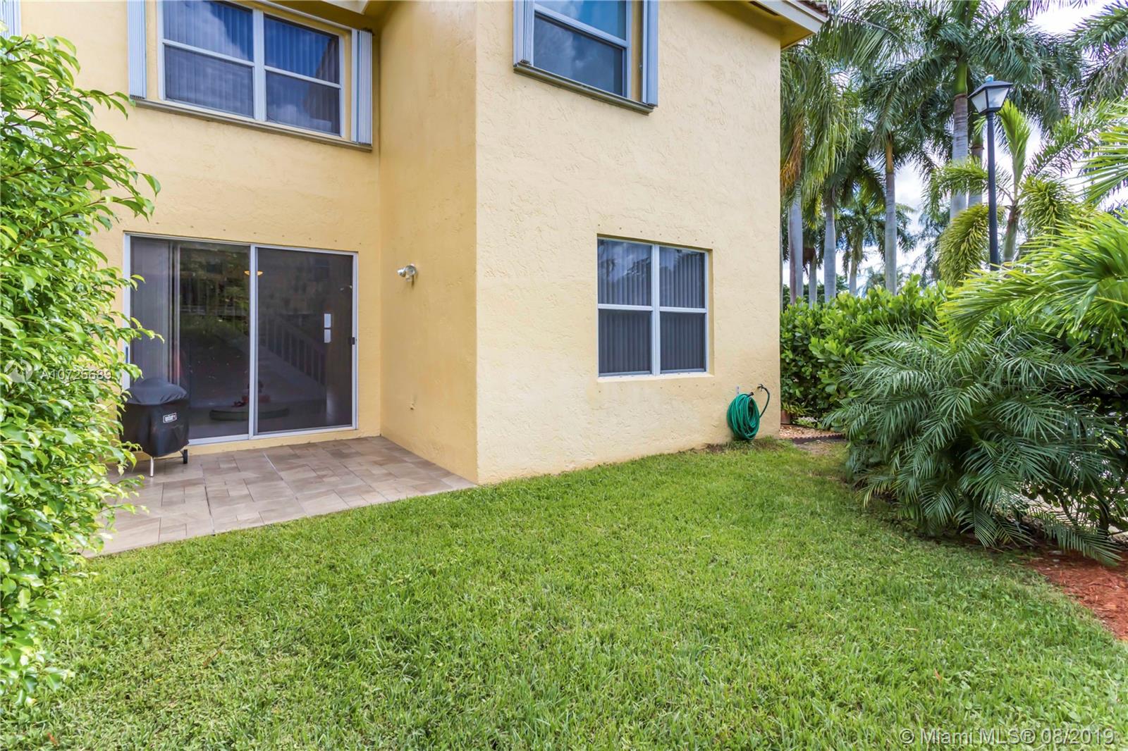 PEMBROKE SHORES - Residential