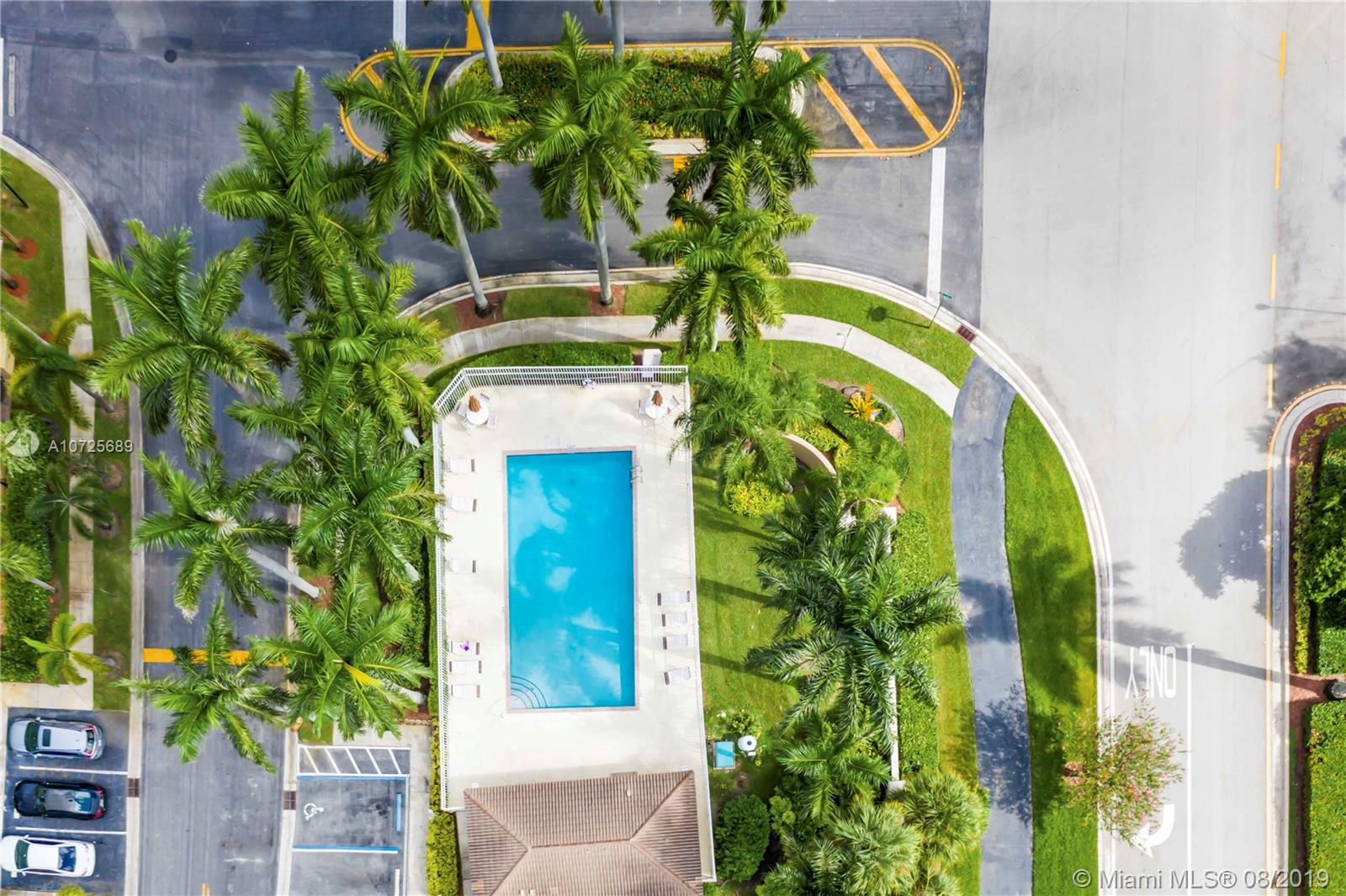 PEMBROKE SHORES - Residential