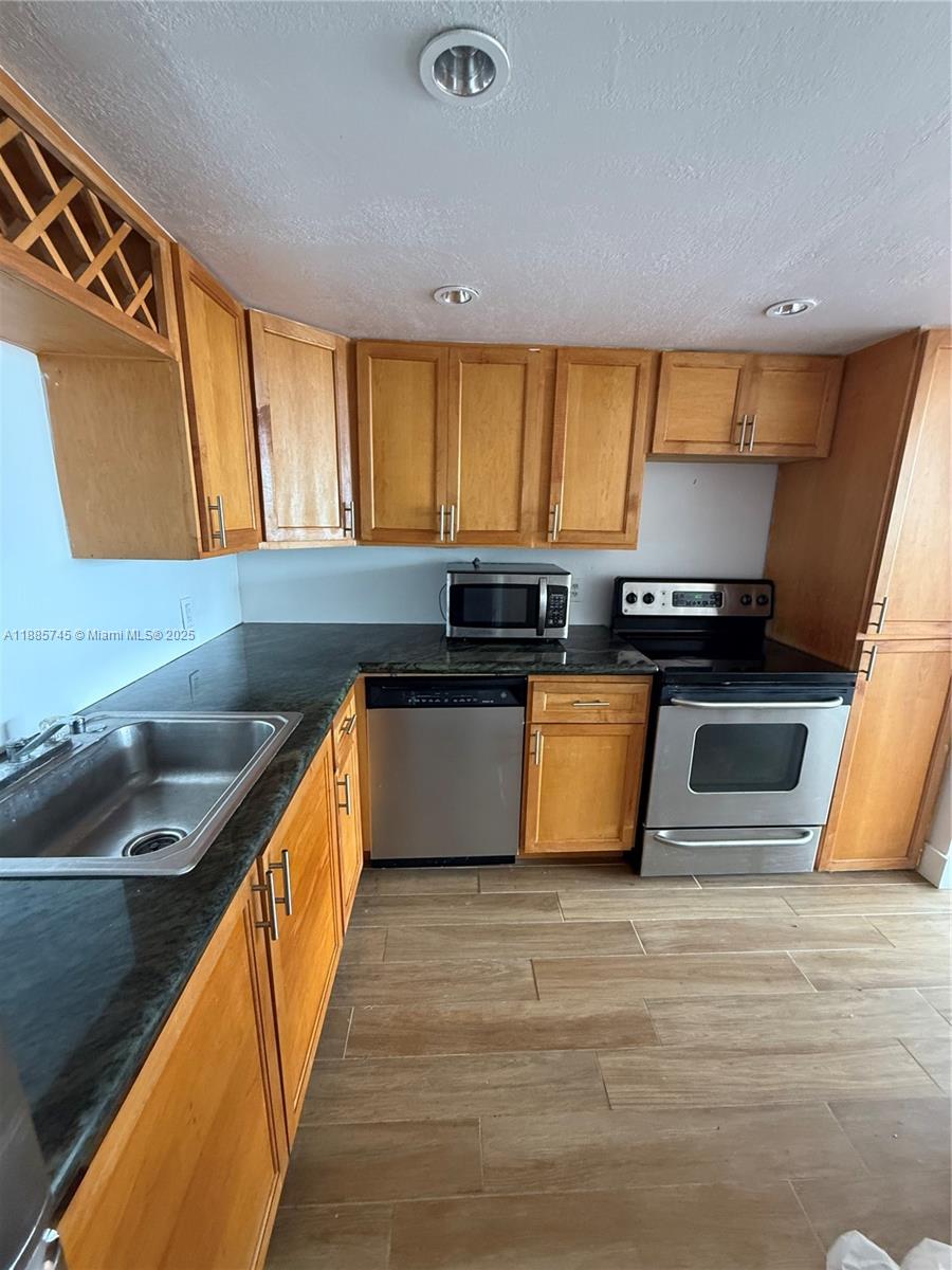 CRESTVIEW TOWERS CONDO - Residential Lease