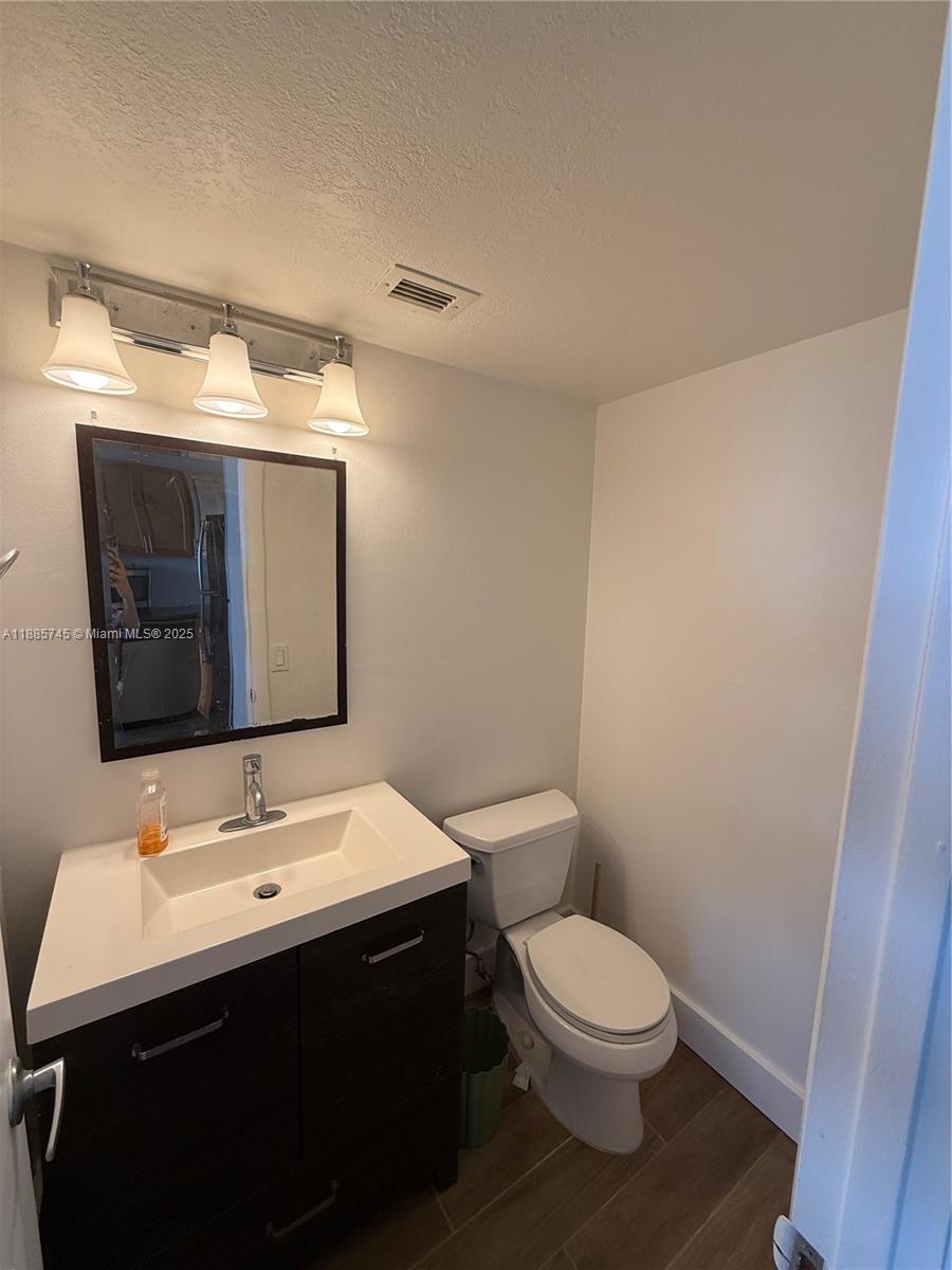 CRESTVIEW TOWERS CONDO - Residential Lease
