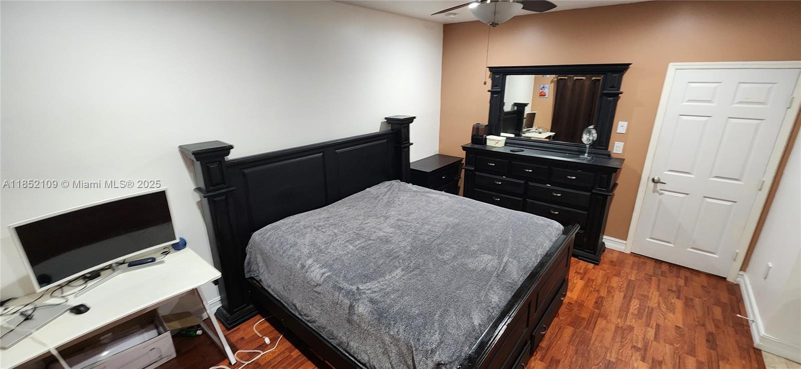 SAGA BAY TOWNHOMES 1ST AD - Residential