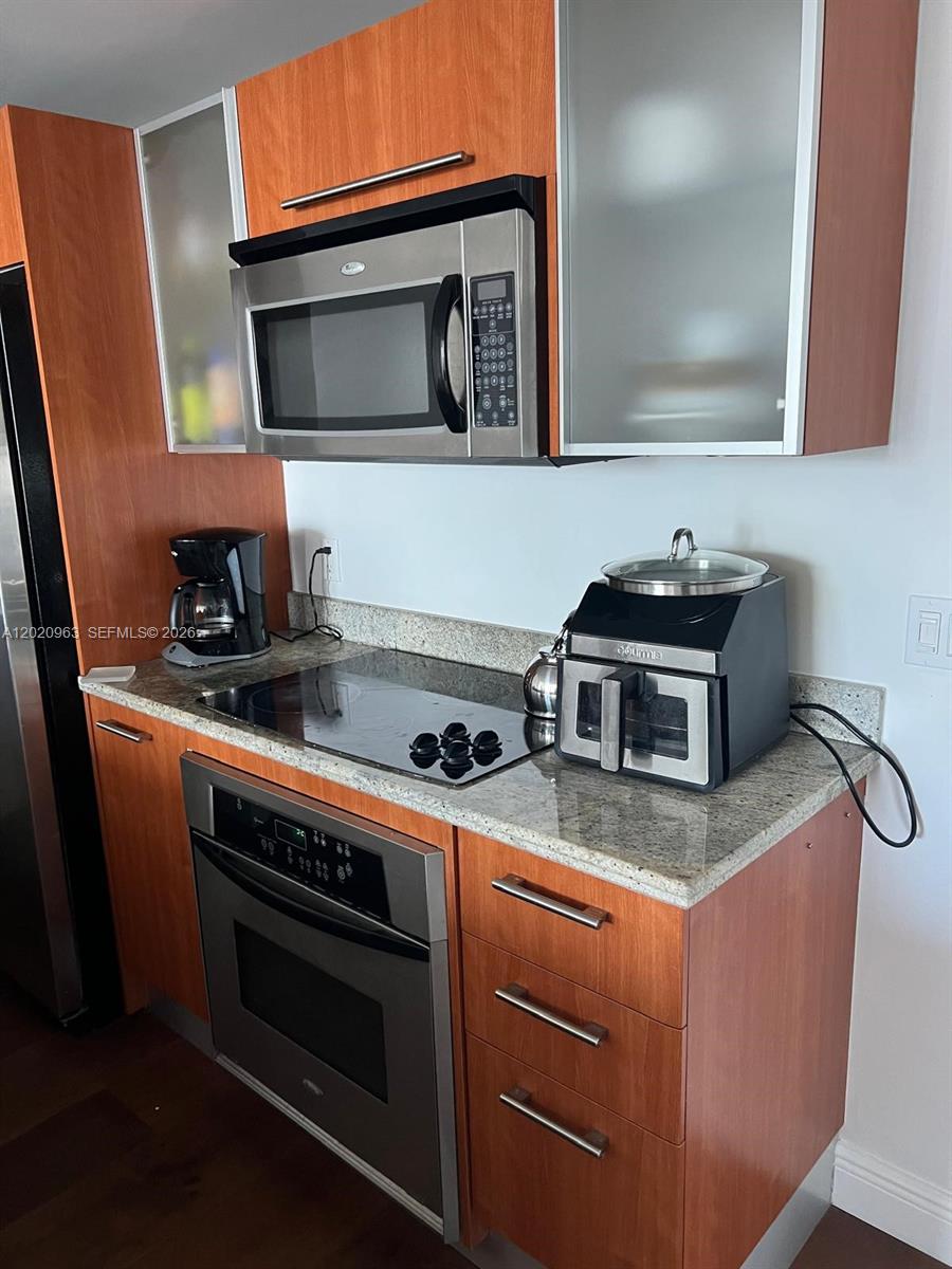 185 SW 7th St 3209