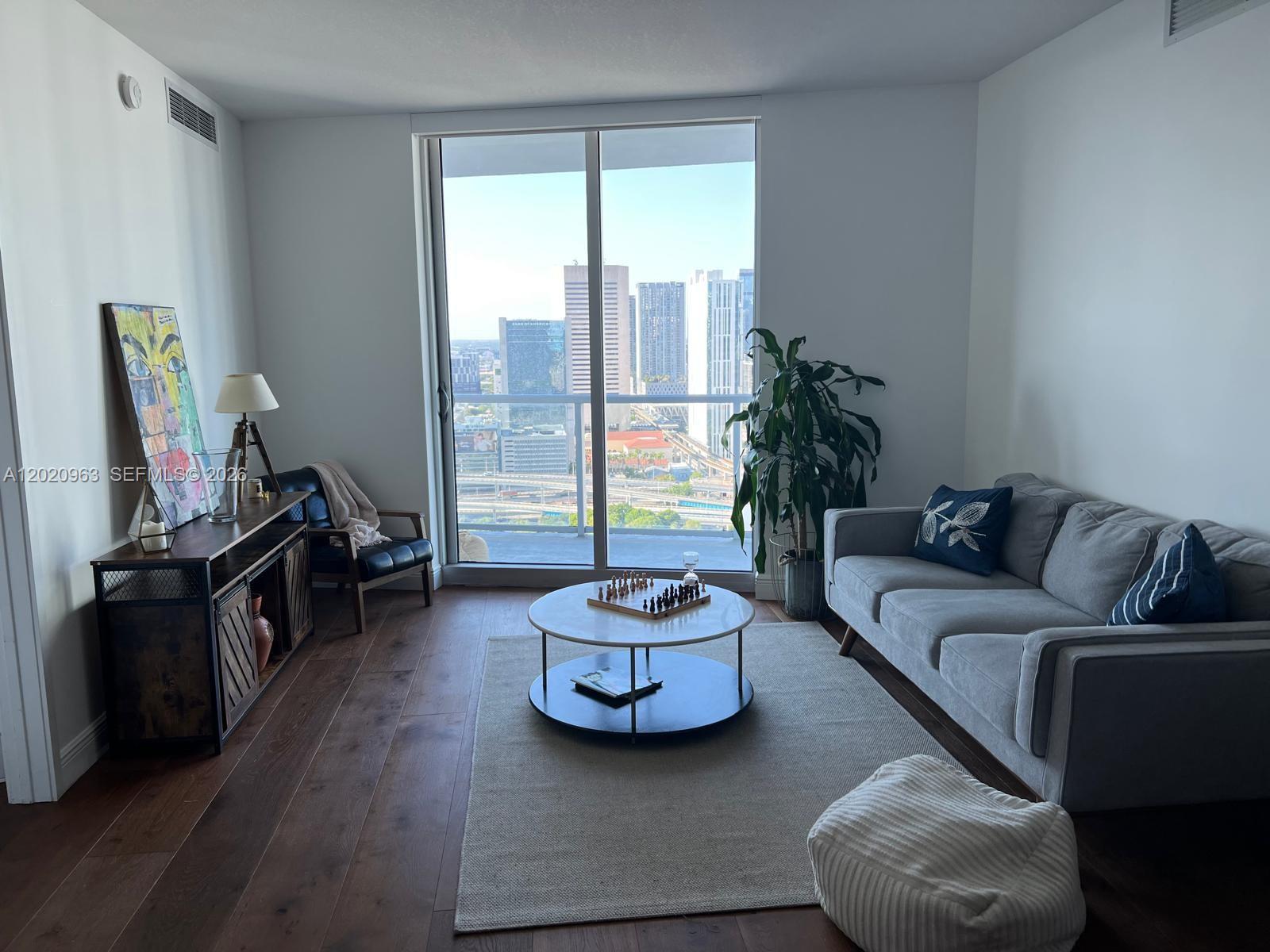 185 SW 7th St 3209