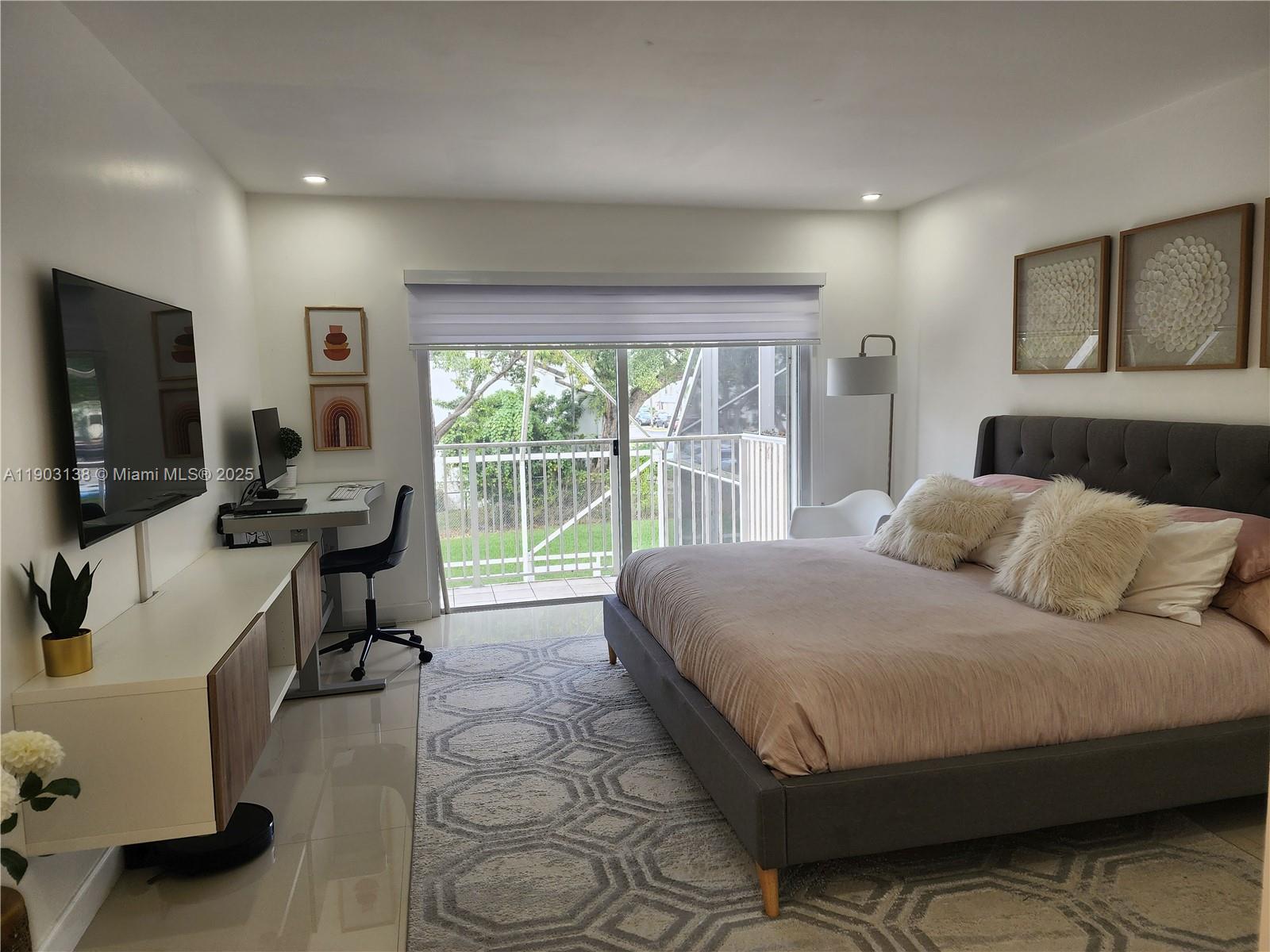 DORAL CHASE 1 ST ADDN AME - Residential Lease