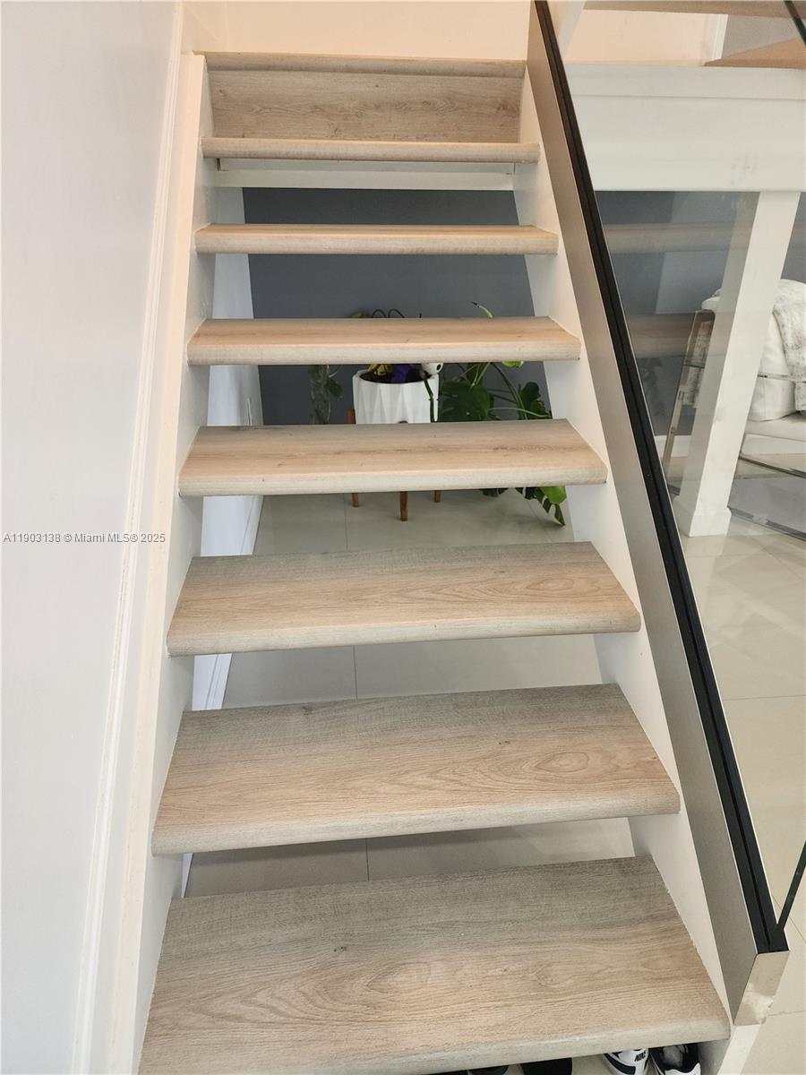 DORAL CHASE 1 ST ADDN AME - Residential Lease