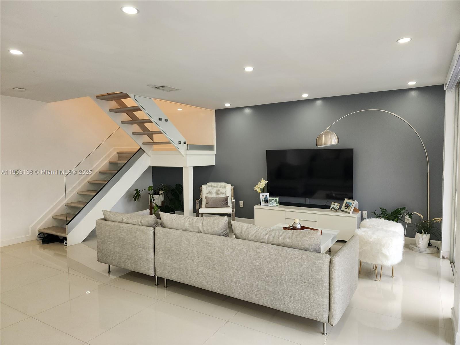 DORAL CHASE 1 ST ADDN AME - Residential Lease