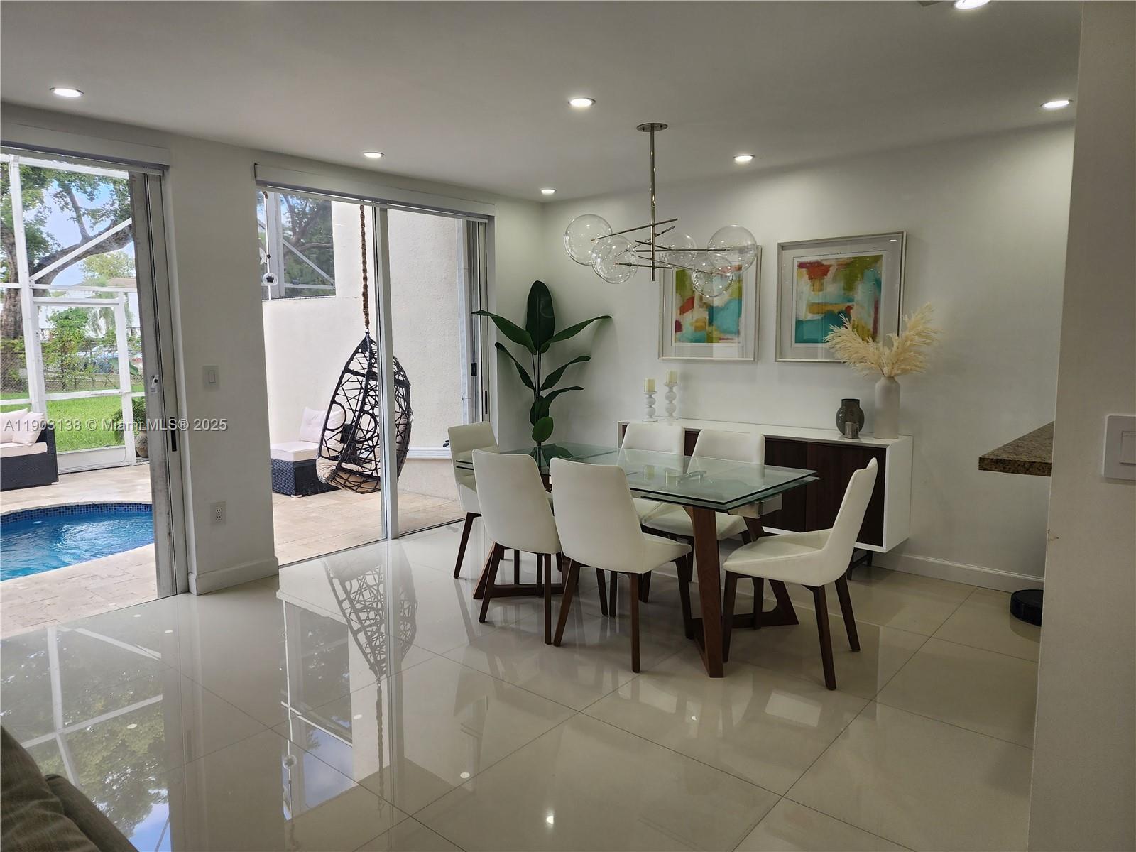 DORAL CHASE 1 ST ADDN AME - Residential Lease