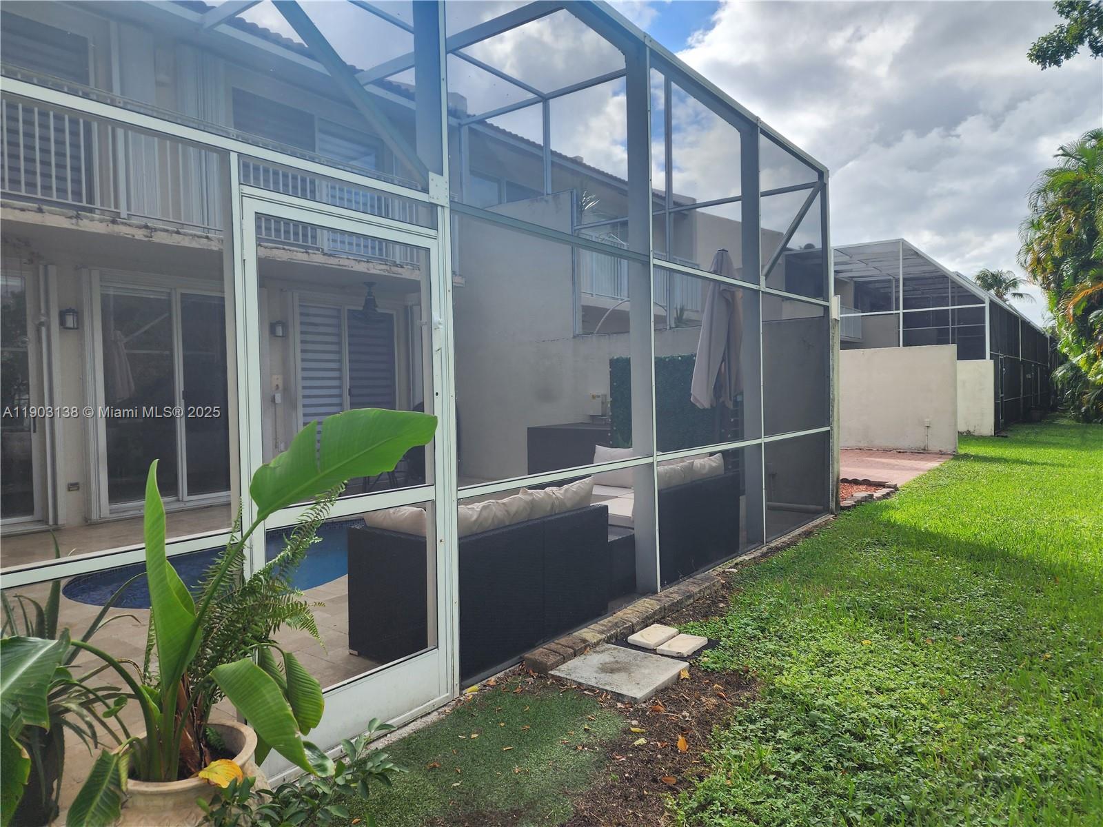 DORAL CHASE 1 ST ADDN AME - Residential Lease