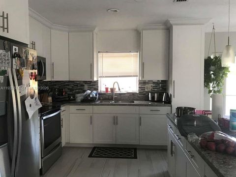 15563 SW 107th Pl 1 Miami FL 33157