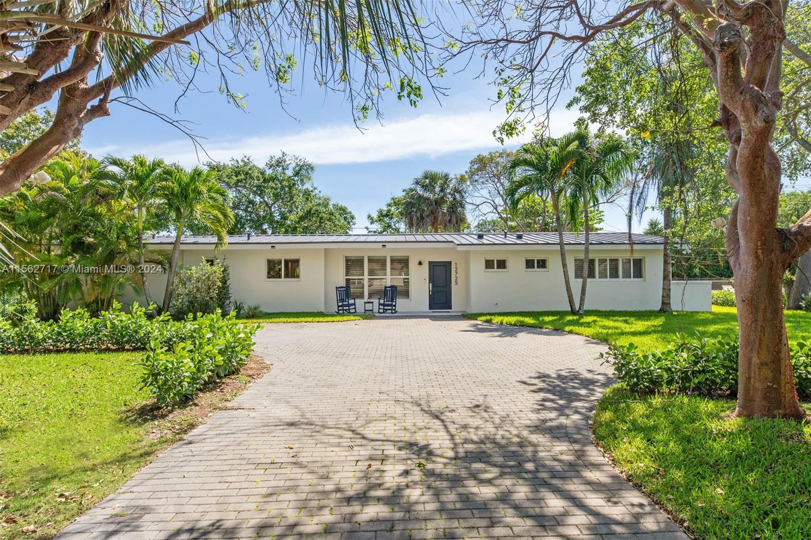 Property for Sale at 12725 Sw 82nd Ave, Pinecrest, Miami-Dade County, Florida - Bedrooms: 4 
Bathrooms: 3  - $1,399,000
