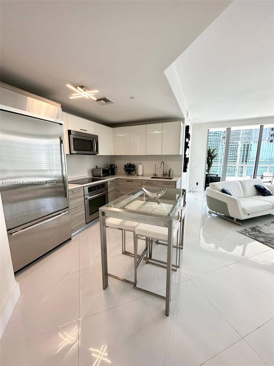 1300 Brickell Bay Dr 3101
