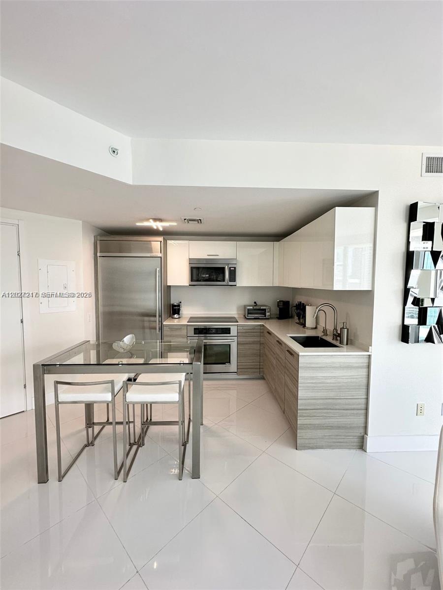1300 Brickell Bay Dr 3101