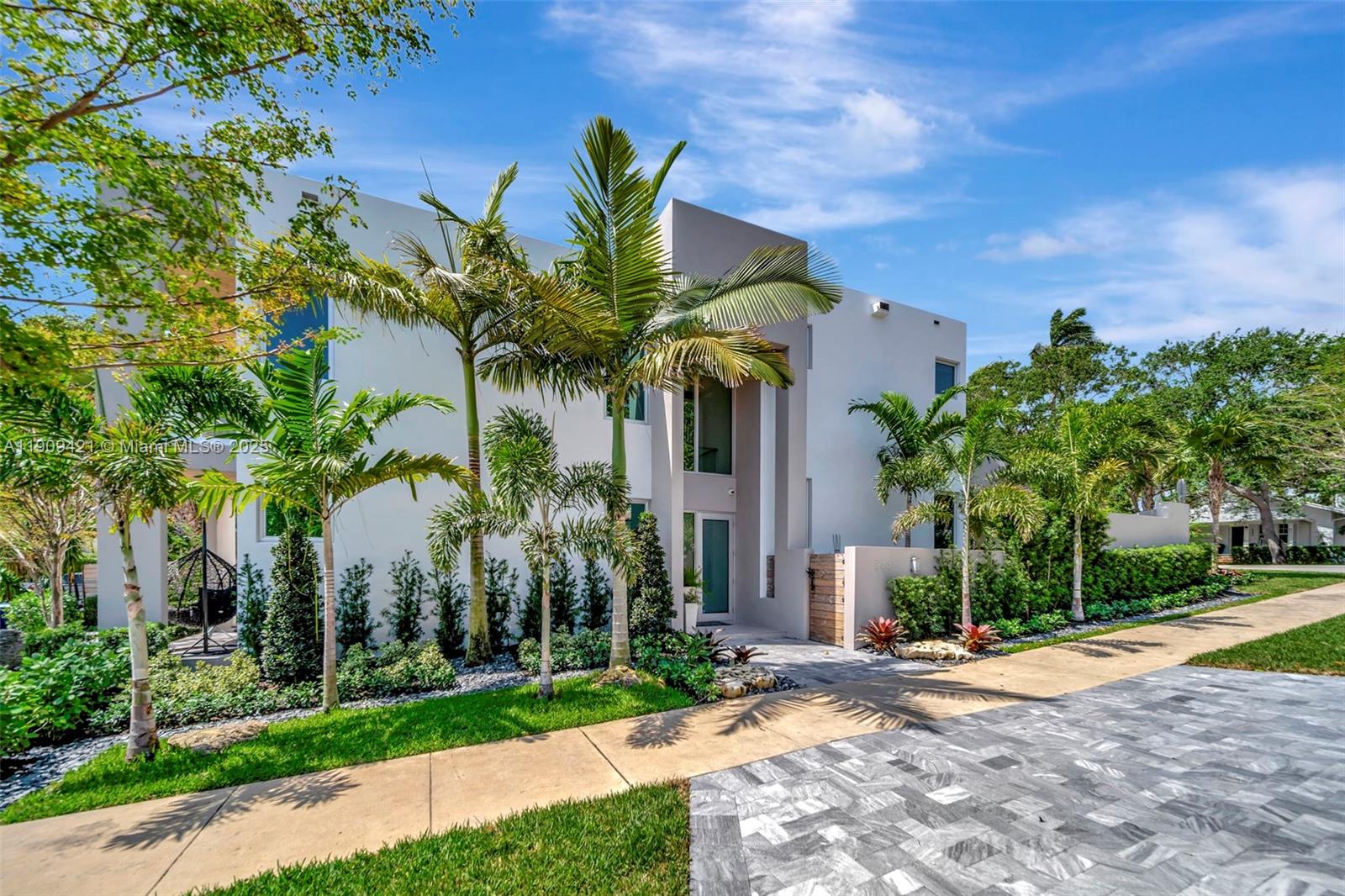 VICTORIA PARK CORR AMEN P - Residential Lease