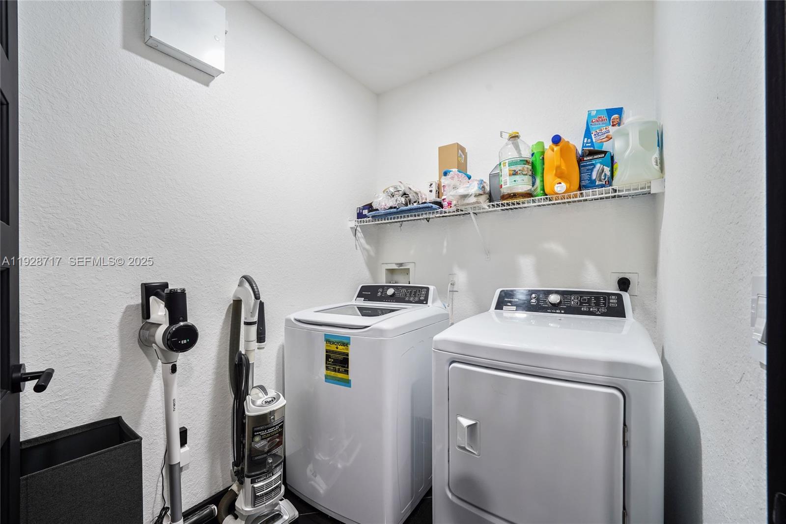 RESIDENCES OF BELMONT AT - Residential Lease