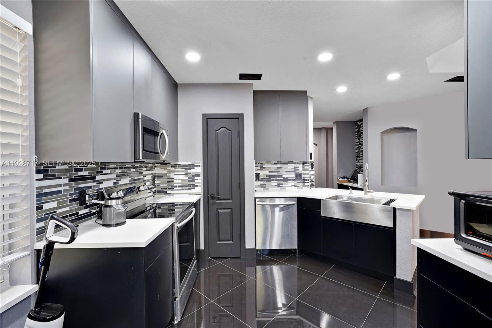 RESIDENCES OF BELMONT AT - Residential Lease