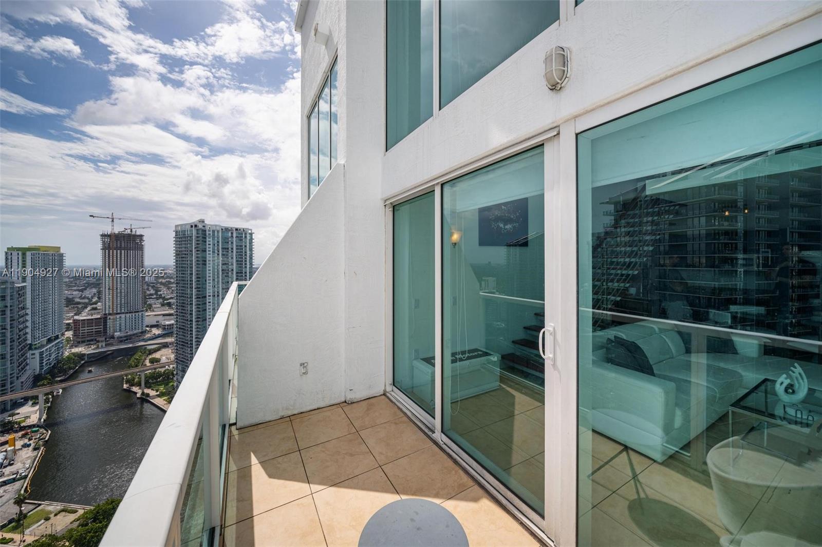 BRICKELL ON THE RIVER S T - Residential Lease