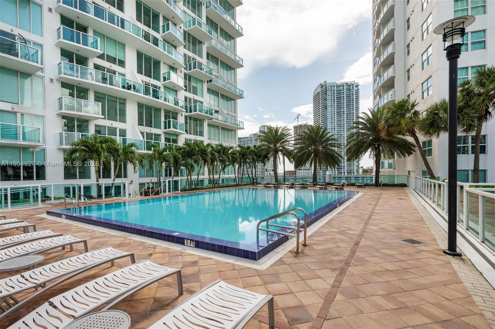 BRICKELL ON THE RIVER S T - Residential Lease