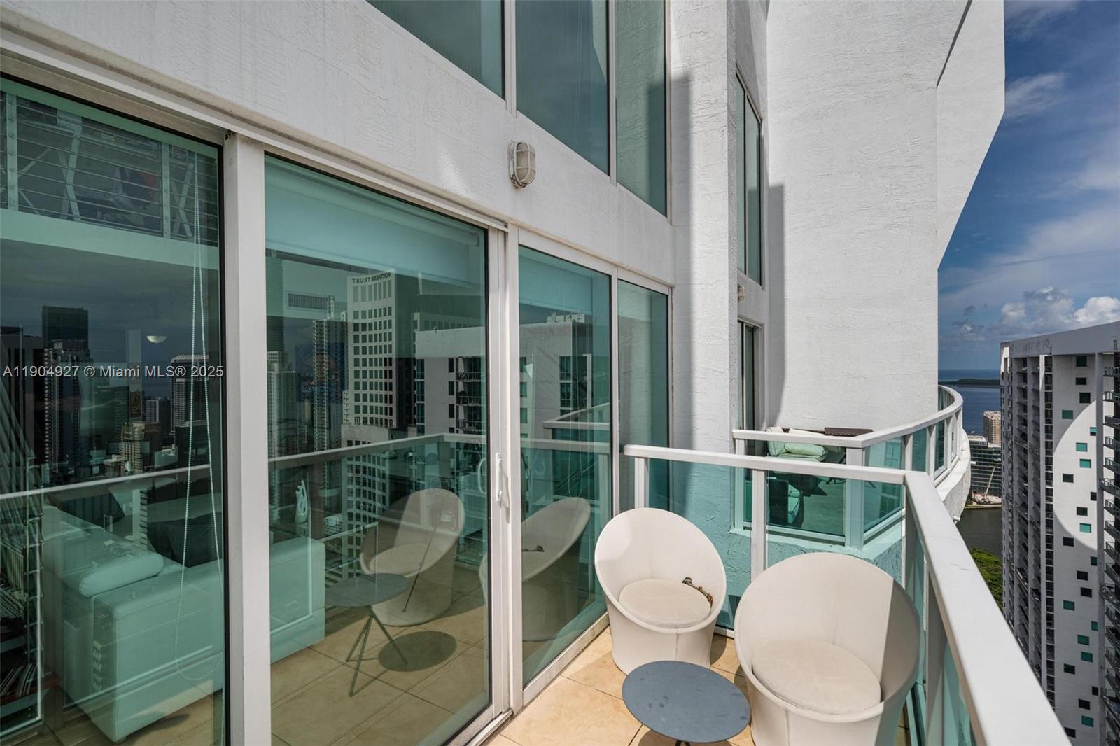 BRICKELL ON THE RIVER S T - Residential Lease