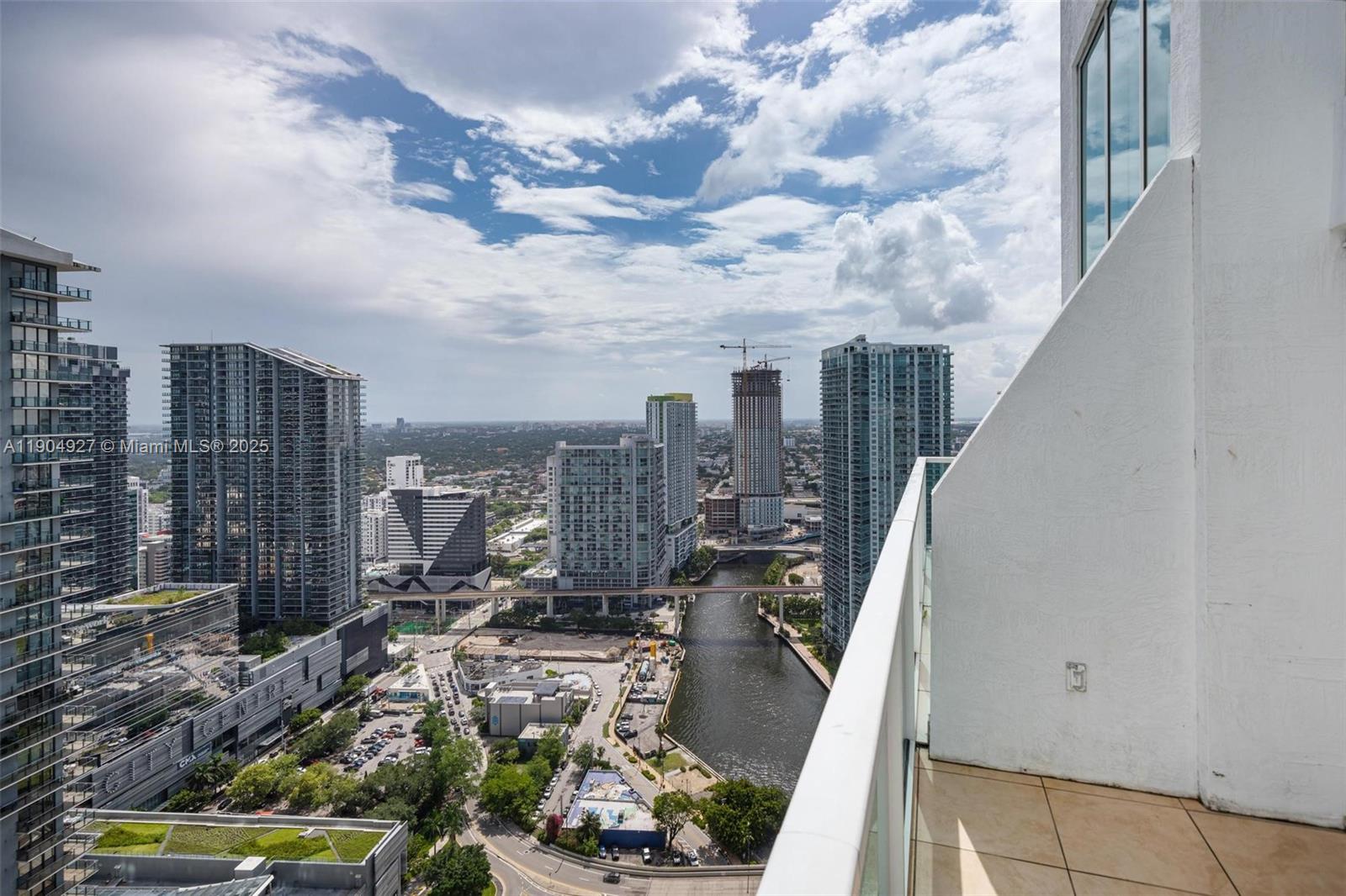 BRICKELL ON THE RIVER S T - Residential Lease