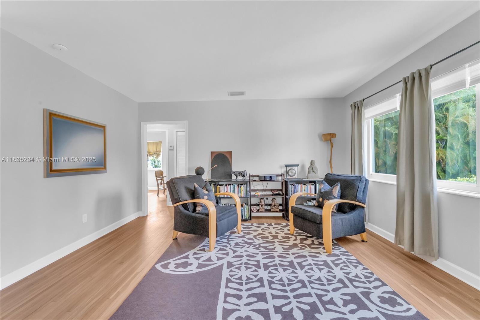 6023 SW 59th St, South Miami, FL, 33143/$949,000 2 6023 SW 59th St