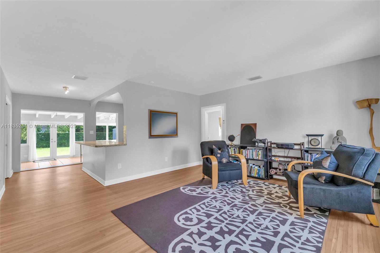 6023 SW 59th St, South Miami, FL, 33143/$949,000 3 6023 SW 59th St