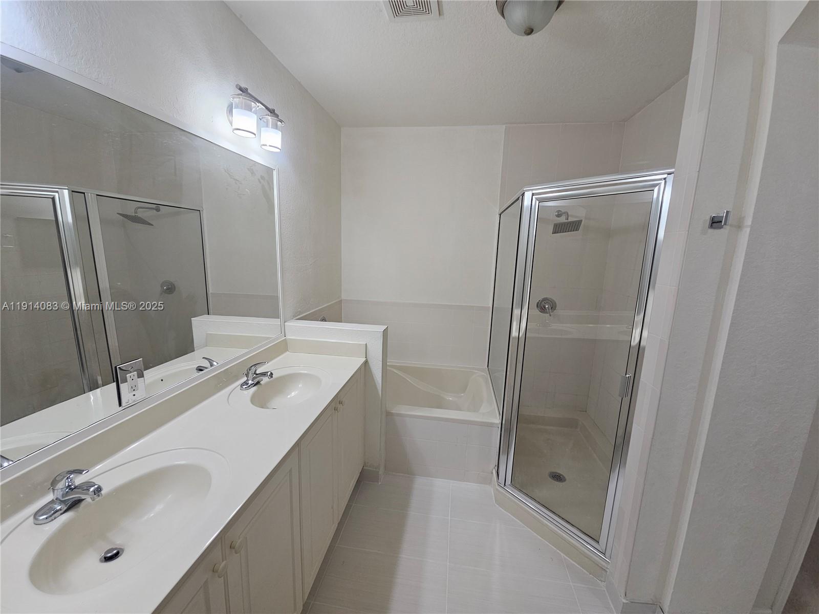 DORAL ISLES NORTH SEC TWO - Residential Lease