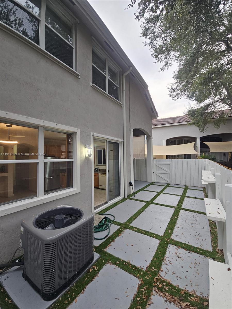 DORAL ISLES NORTH SEC TWO - Residential Lease