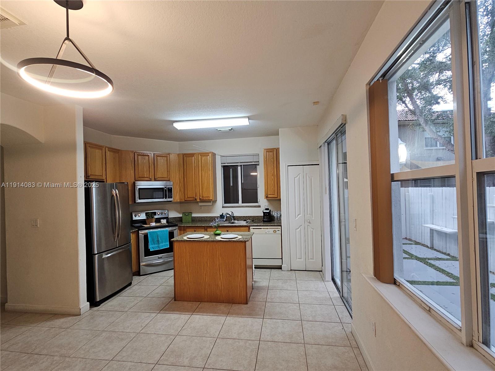 DORAL ISLES NORTH SEC TWO - Residential Lease