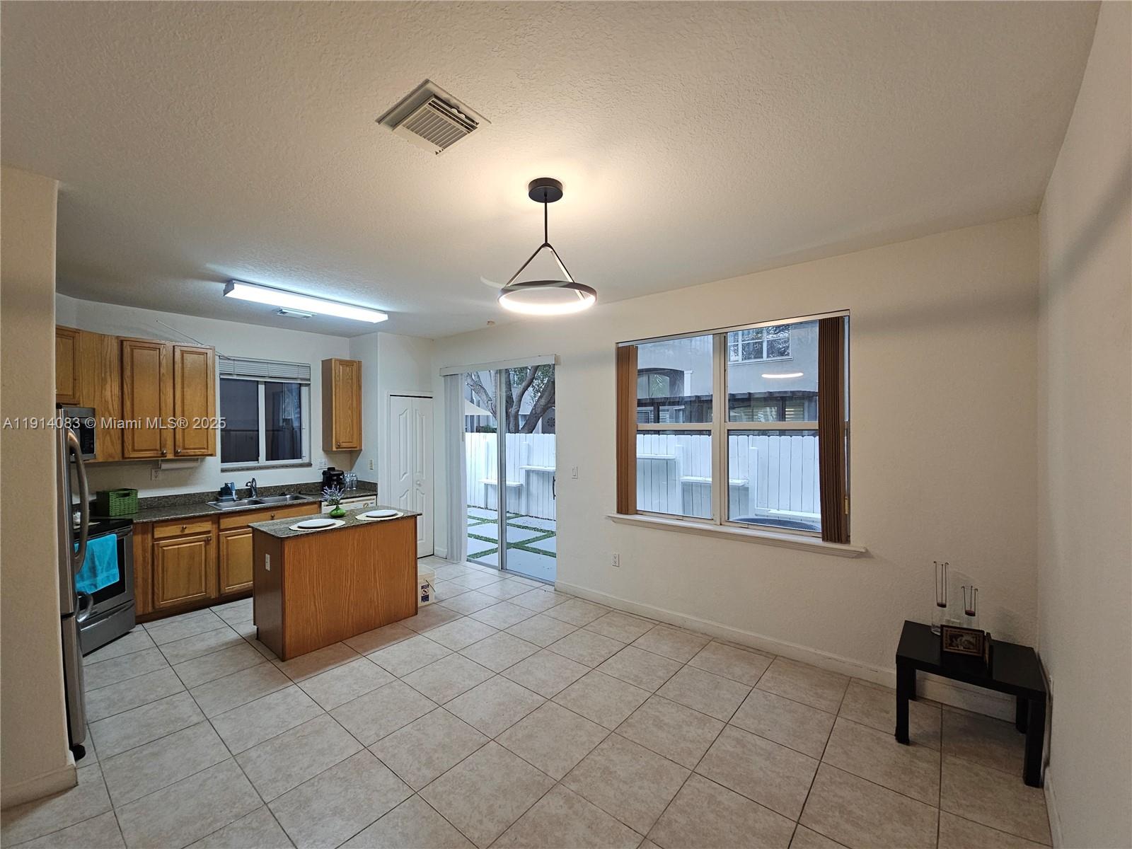 DORAL ISLES NORTH SEC TWO - Residential Lease